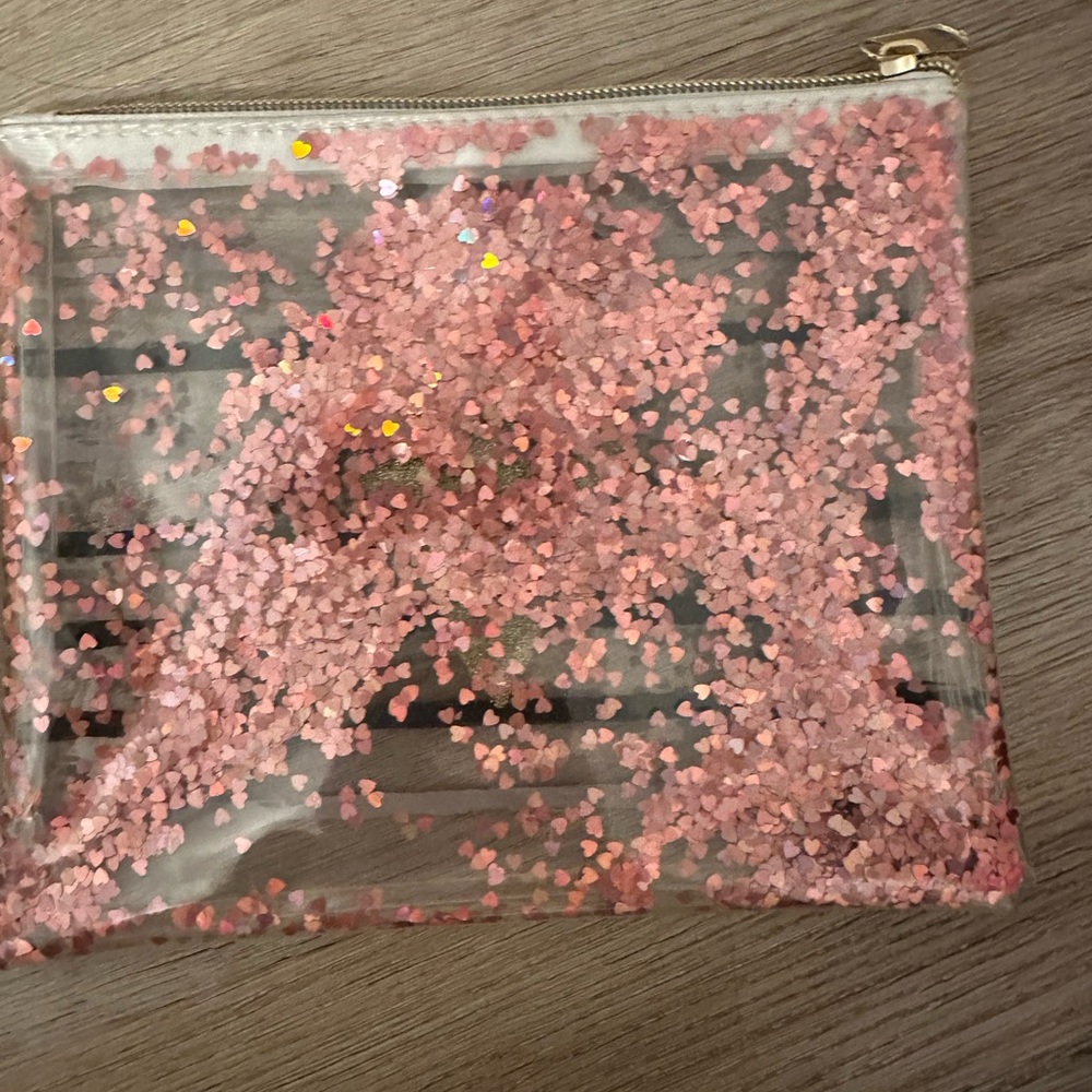 Cute small pouch! - Picture 2 of 3